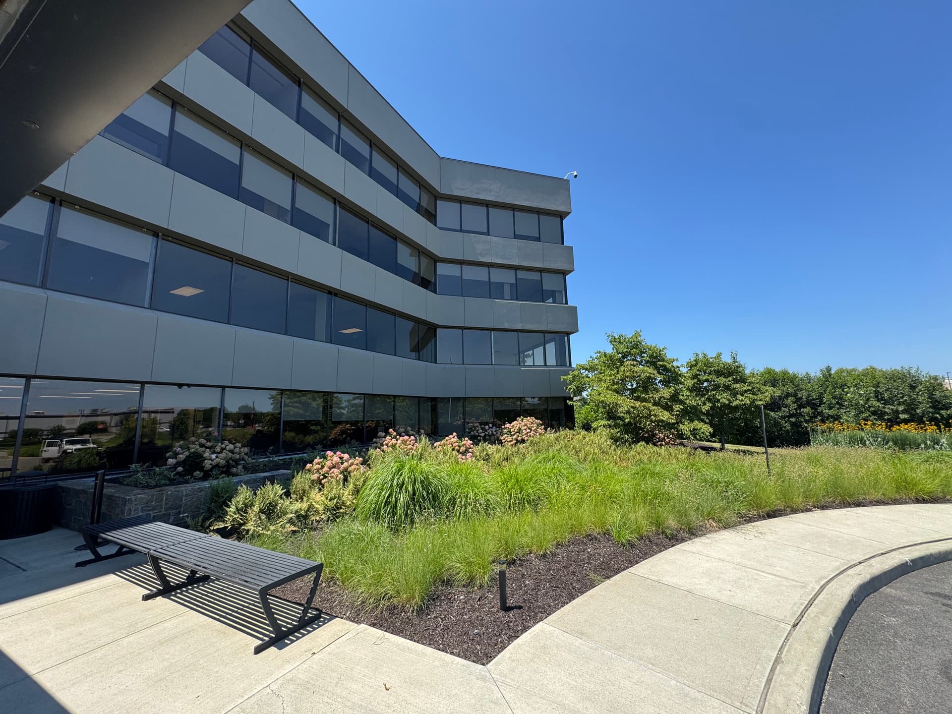 Gallery photos for This Commercial Landscape Still Looks This Good After 5 Years: Image #3